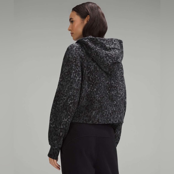 Lululemon Scuba Hoodie 🖤 - Picture 2 of 7